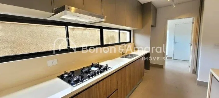 Imagem Lindo sobrado, bem localizado!
No pavimento superior, são 3 suítes, todas com armário e ar condic...