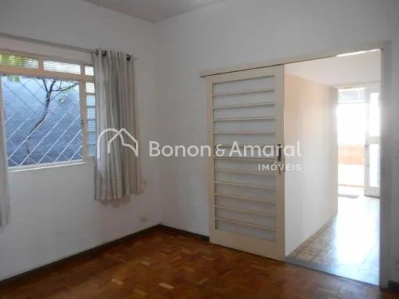 Imagem Casa grande e confotável à venda no tradicional e bem conceituado bairro Vila Nogueira, localizado...