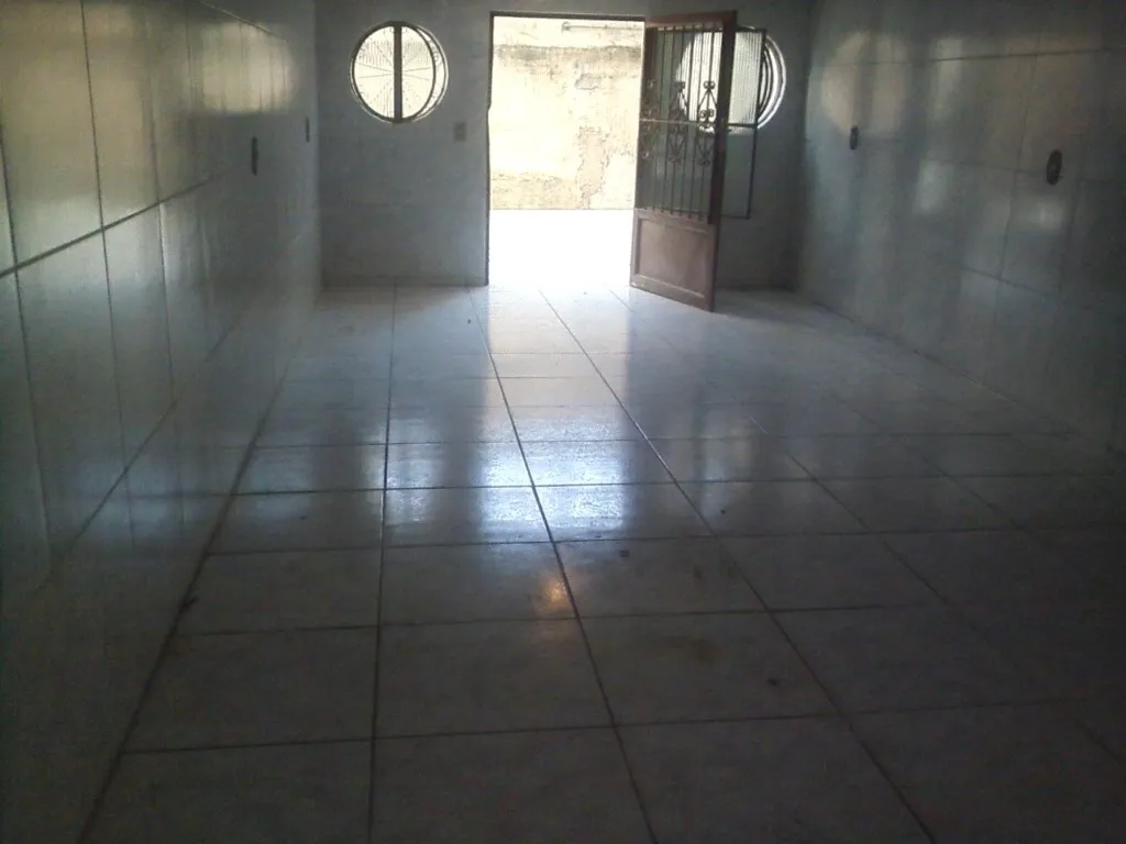 Imagem Excelente Sobrado à Venda na Vila Scarpelli em Santo André-SP: 3 Quartos, 2 Banheiros, 2 Vagas de Garagem - 180,00m²