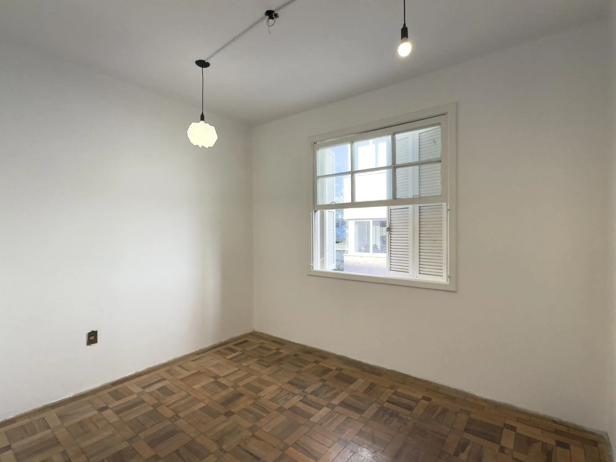 Imagem Apartamento reformado de 68m², 2 dormitórios no bairro Praia de Belas