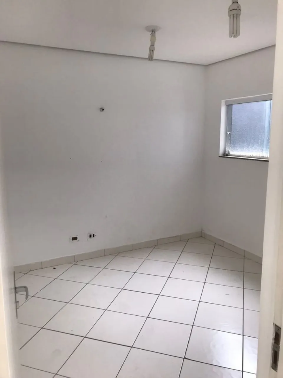 Imagem Oportunidade única: Salão Comercial de alto padrão no Jardim Europa, Sorocaba-SP - 4 salas, 9 banheiros, 8 vagas de garagem, 785,81 m².