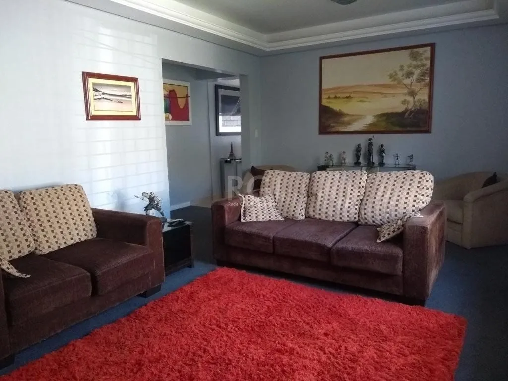 Imagem Casa para Venda - 249.86m², 3 dormitórios, sendo 1 suites, 4 vagas - Medianeira