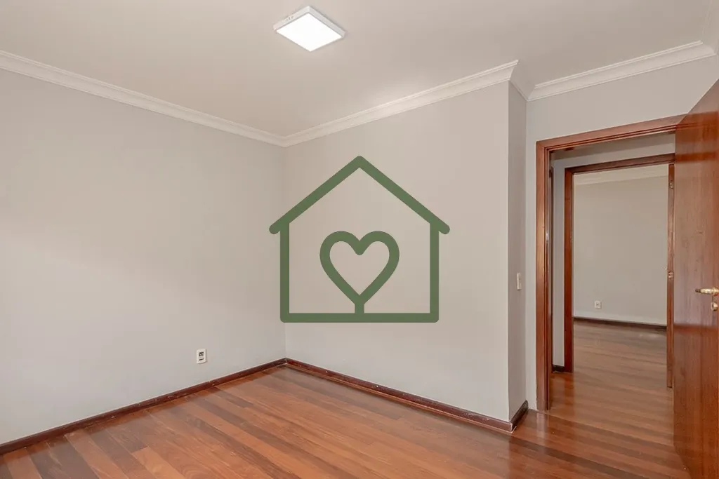 Imagem CASA DE 550m² DESOCUPADA PRONTA PARA MORADIA!
CASA PRINCIPAL COM 3 ANDARES, 5 DORMITÓRIOS, 4 VAGAS...