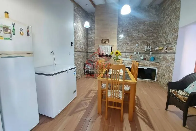 Imagem C471 | Casa com piscina à venda a 450m do mar no Mariluz