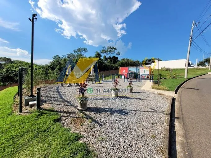 Imagem Casa à Venda com 450m², 3 dormitórios, 3 suítes, 1 sala e 4 vagas!!!