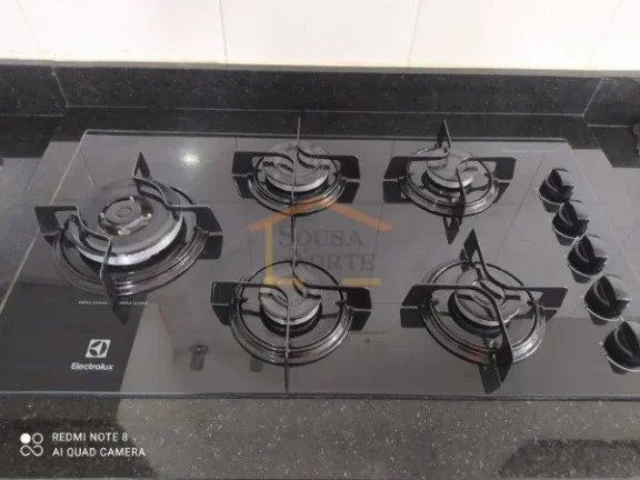 Imagem Apartamento compacto e funcional com 1 dormitório, banheiro com box, cozinha americana integrada à...