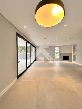 Imagem Casa de Condomínio em Alphaville - Santana de Parnaíba