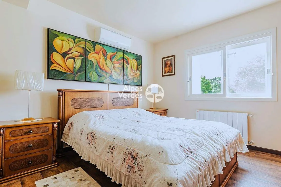 Imagem Vende-se Casa em Canela, com 03 dormitórios