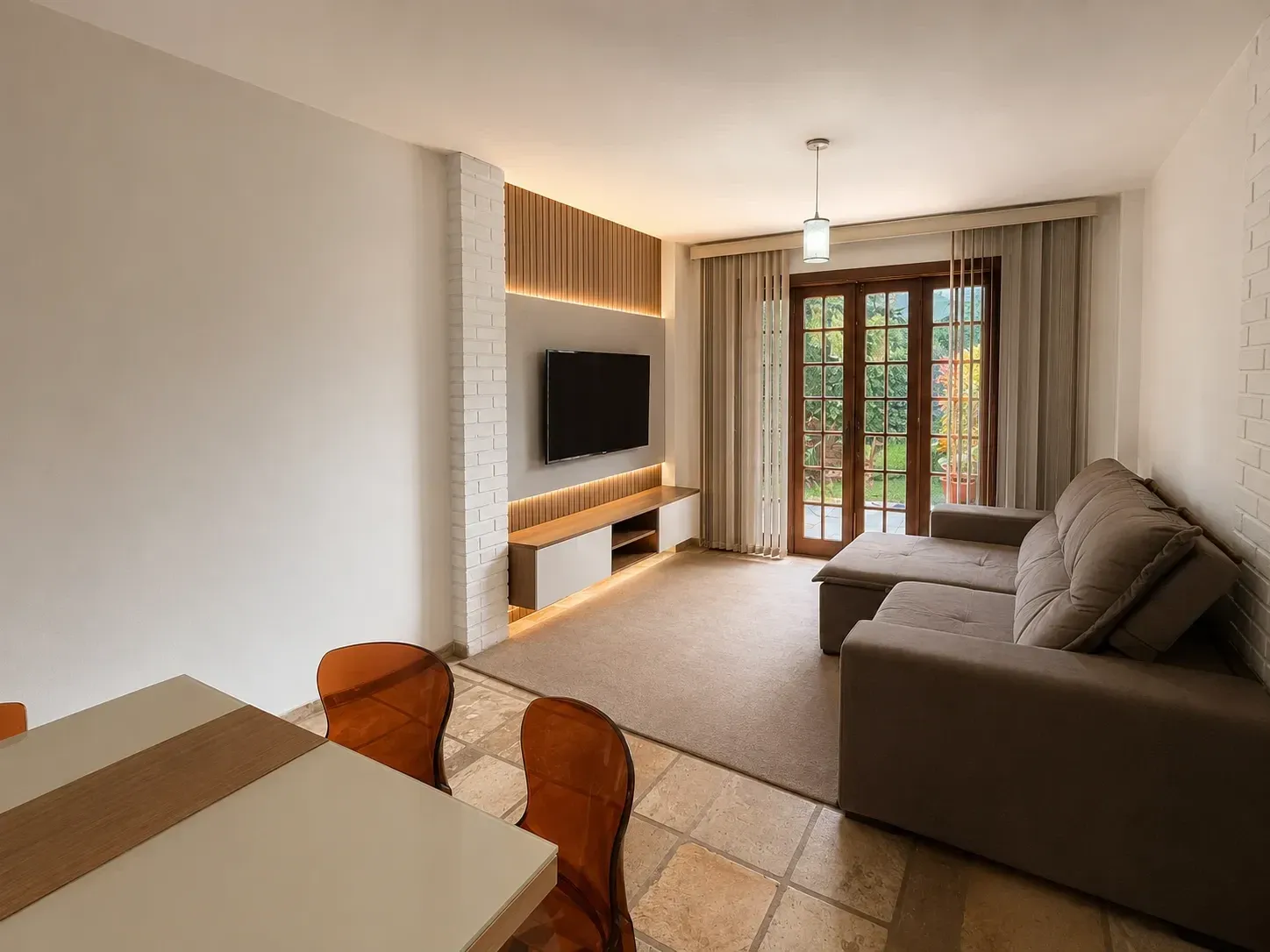 Imagem Sobrado com 4 Quartos à Venda, Locação ou Temporada, 266 m² em João Paulo - Florianópolis