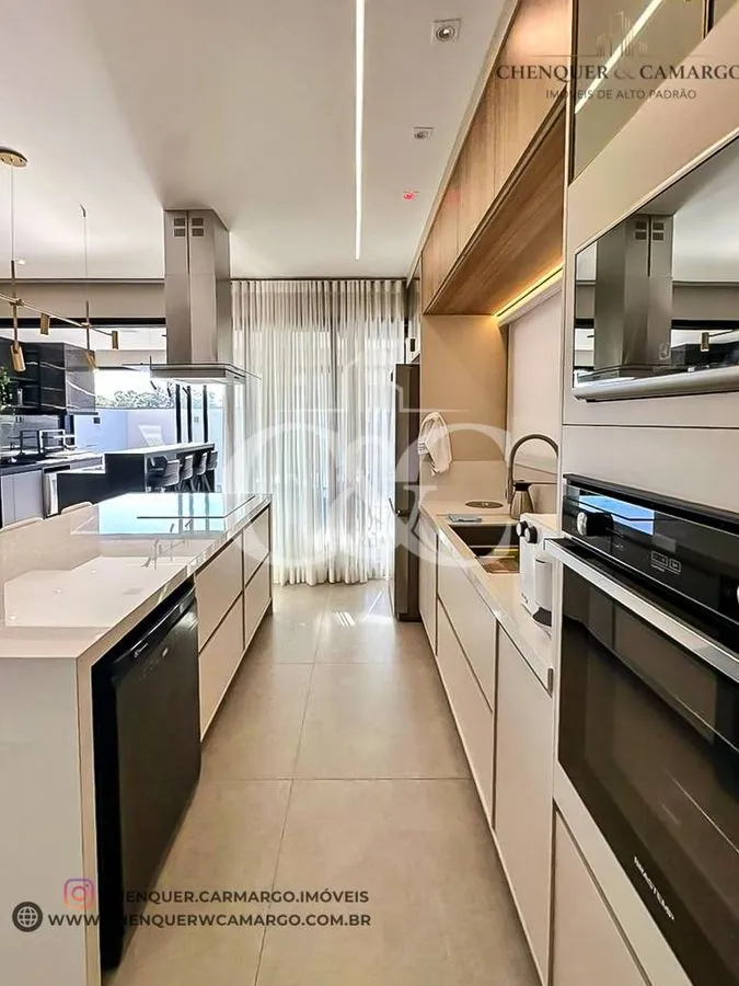 Imagem Casa porteira fechada à venda no Reserva Ermida Jundiaí, 237m², 3 suítes e automatizada