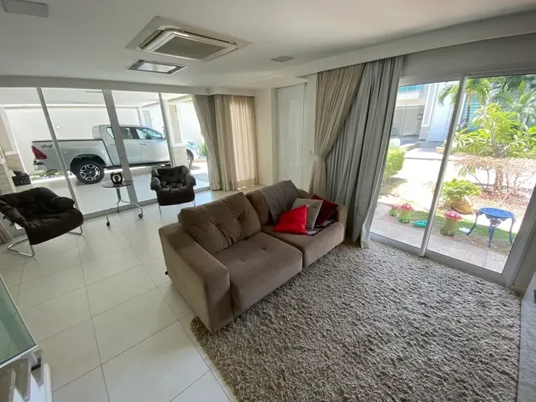 Imagem Casa de Condomínio com 4 Quartos à Venda, 325 m² em De Lourdes - Fortaleza