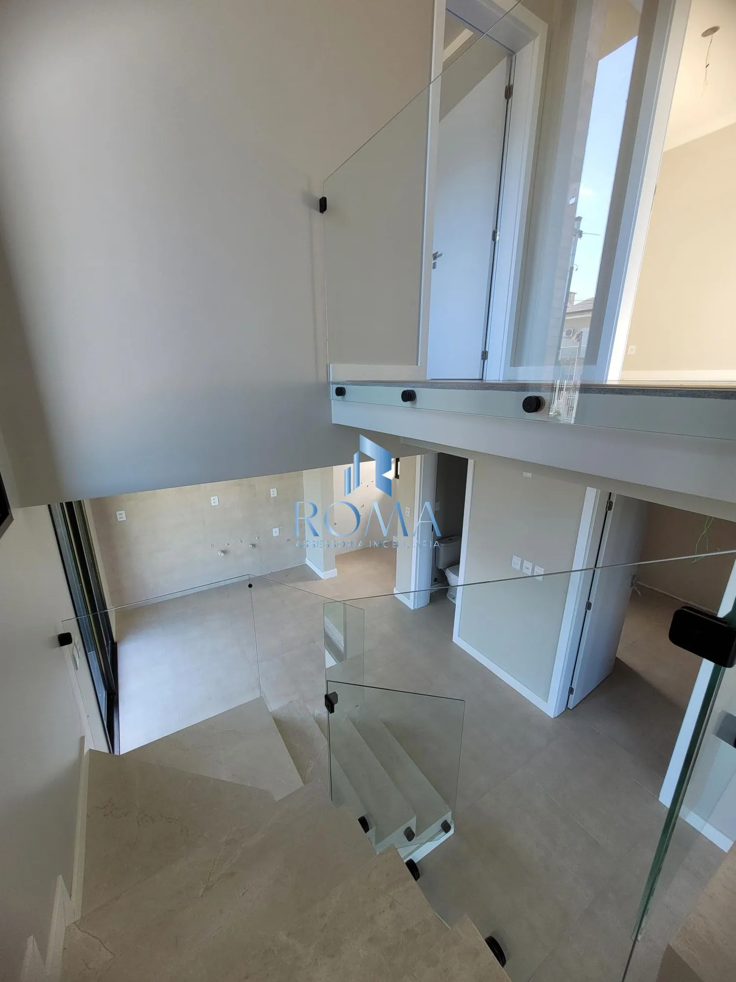 Imagem CASAS DOIS PISOS 03 DORMITÓRIOS E PÁTIO!!