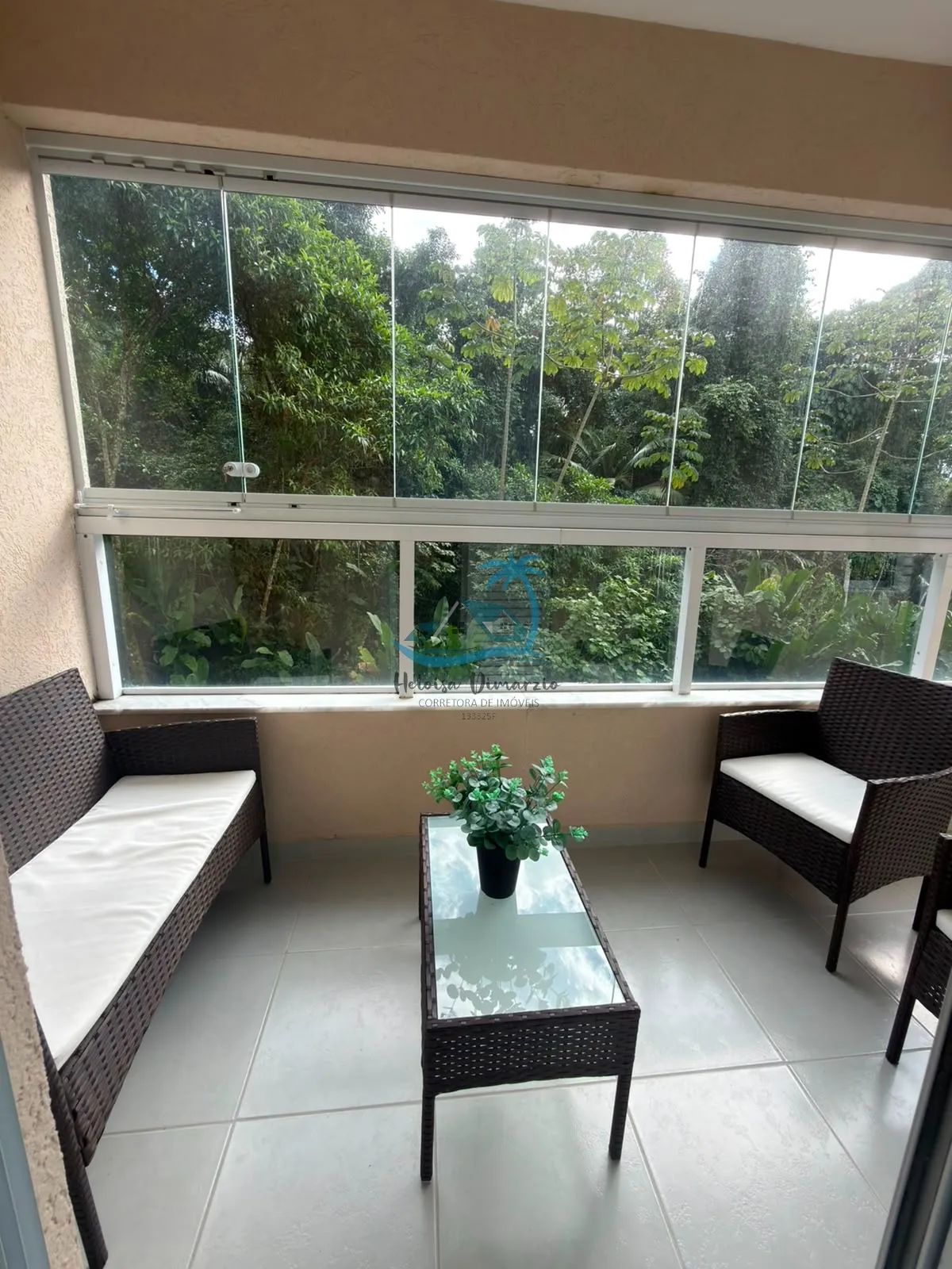 Imagem Excelente apartamento com 2 dormitórios na melhor rua da Praia das Toninhas - Ubatuba 732.000,00.