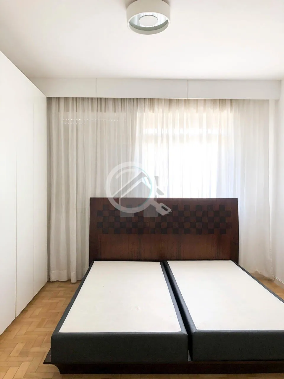 Imagem Apartamento duplex mobiliado com 328m² com 3 dormitórios (3 suítes) e 2 vagas individuais no Moin...