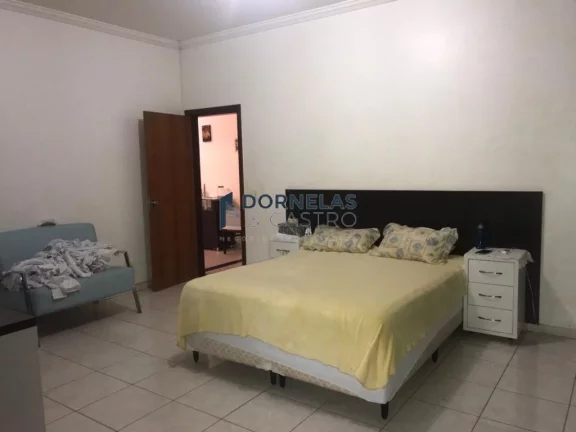 Imagem CASA NA LAJE 3 SUÍTES COND. FECHADO NO JOCKEY RUA 01 VICENTE PIRES TERRENO DE 875M²