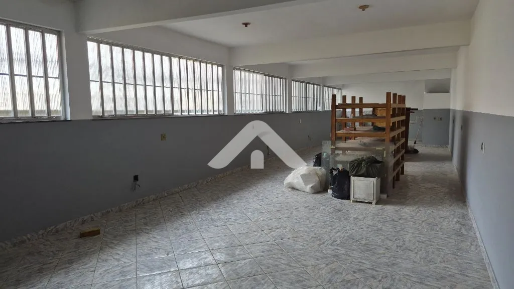 Imagem Galpão no Campinho com 200 m2, próximo a Delegacia