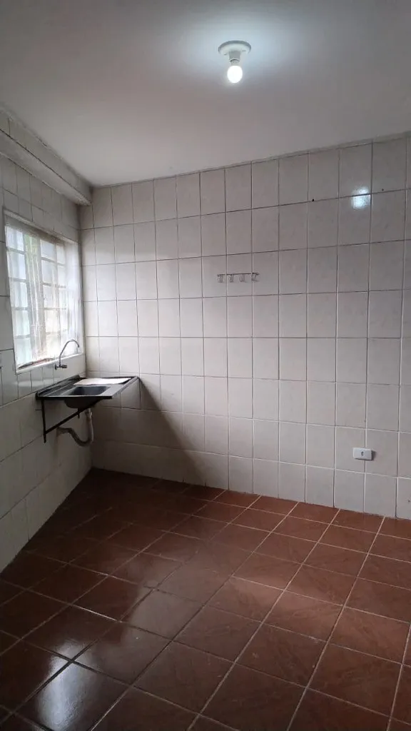 Imagem Casa para locação em Santo André-SP: 1 quarto, 1 banheiro, 40m² no Jardim Guarará. Agende sua visita!