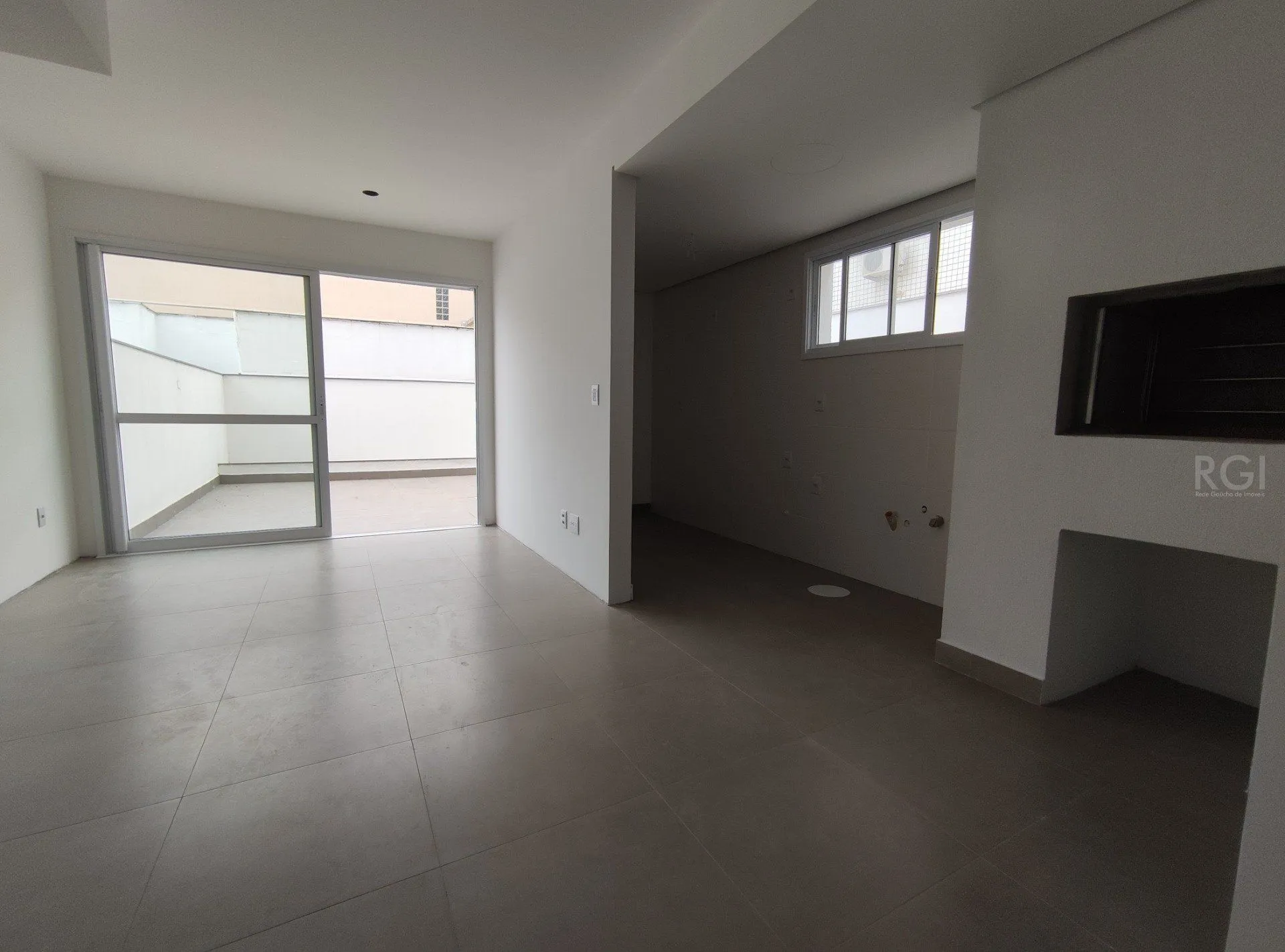 Imagem Duplex para Venda - 179.08m², 2 dormitórios, sendo 2 suites, 2 vagas - Petrópolis
