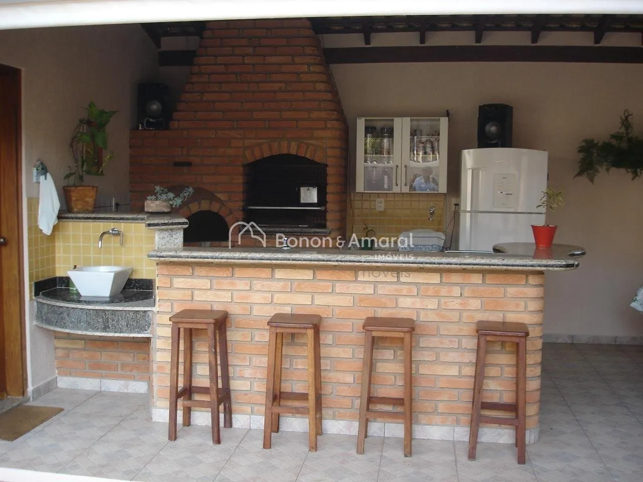 Imagem Linda Casa à Venda no Condomínio Terras do Caribe, Valinhos - 3 Dormitórios, Piscina e Lazer Completo
