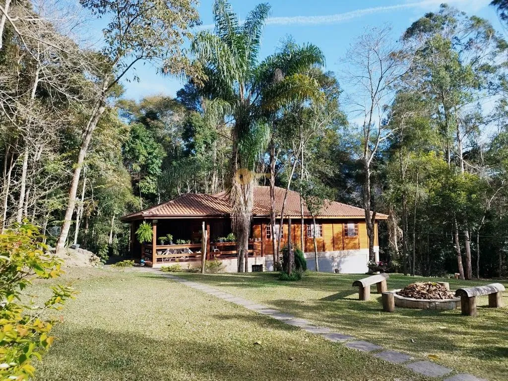 Foto do imóvel Casa para Venda em Teresópolis / RJ em Praça da Democracia