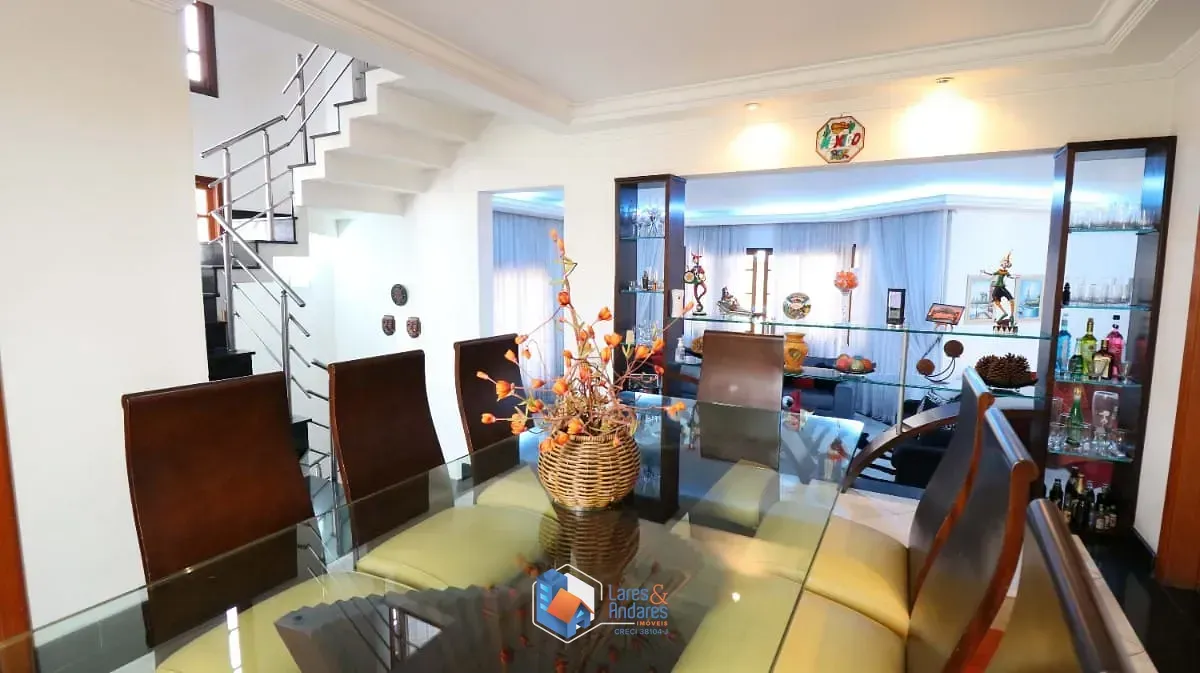 Imagem Casa no condomínio Condomínio Residencial Chácara Francesa para venda com 5 quartos, sendo 4 suítes, 444m²
