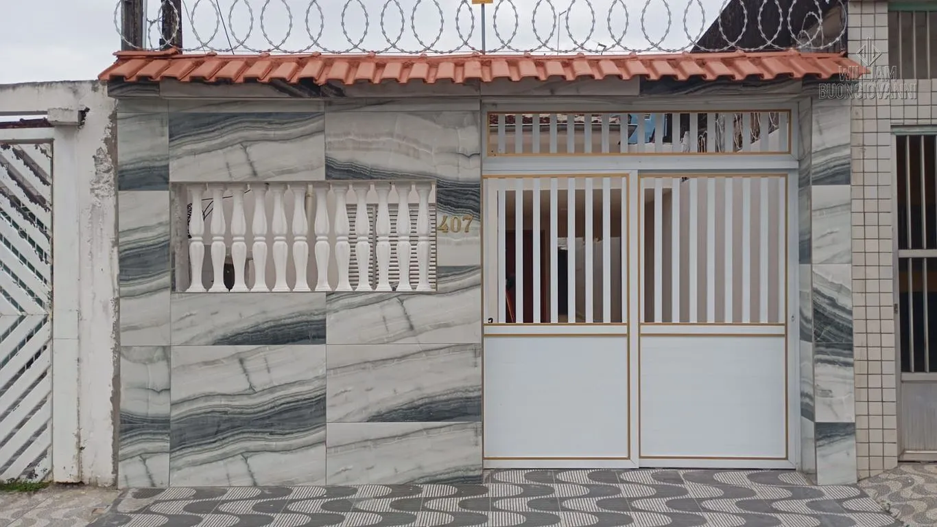 Foto do imóvel CASA MARAVILHOSA, 300 METROS DO MAR, MARACANÃ, - Apenas R$ 419.000,00 em Nova Mirim, Praia Grande - SP