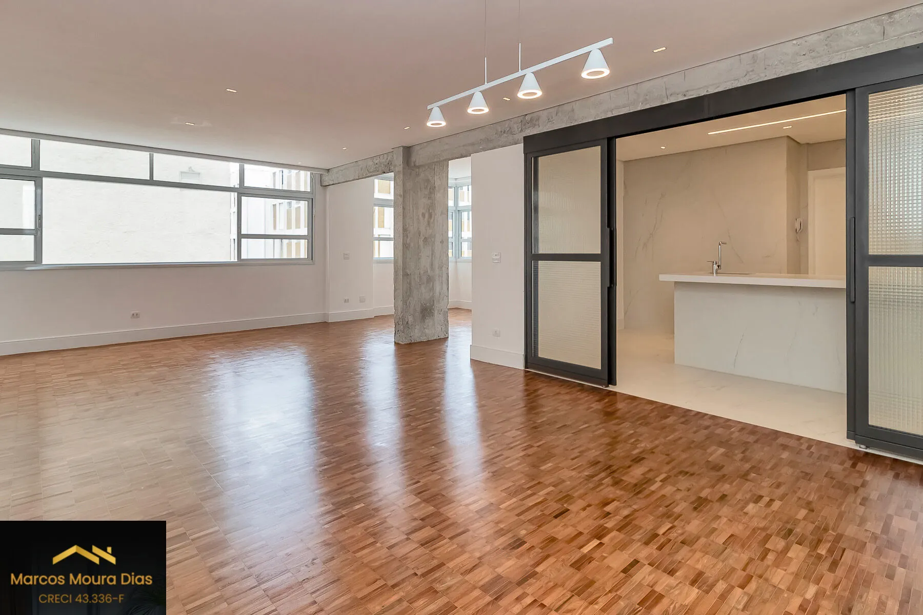 Foto do imóvel Apartamento 3 suítes, 2 vagas, 213,50 m2, reformadíssimo em Cerqueira Cesar