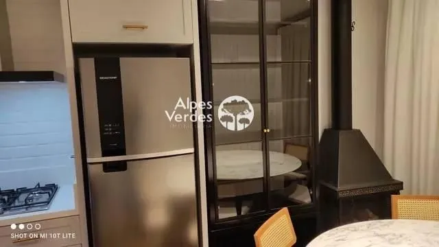 Imagem Vende-se apartamento no 4° andar cobertura mobiliado a 5 minutos da Rua Coberta