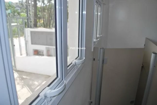 Imagem Galpão com 379m2 no Interlagos