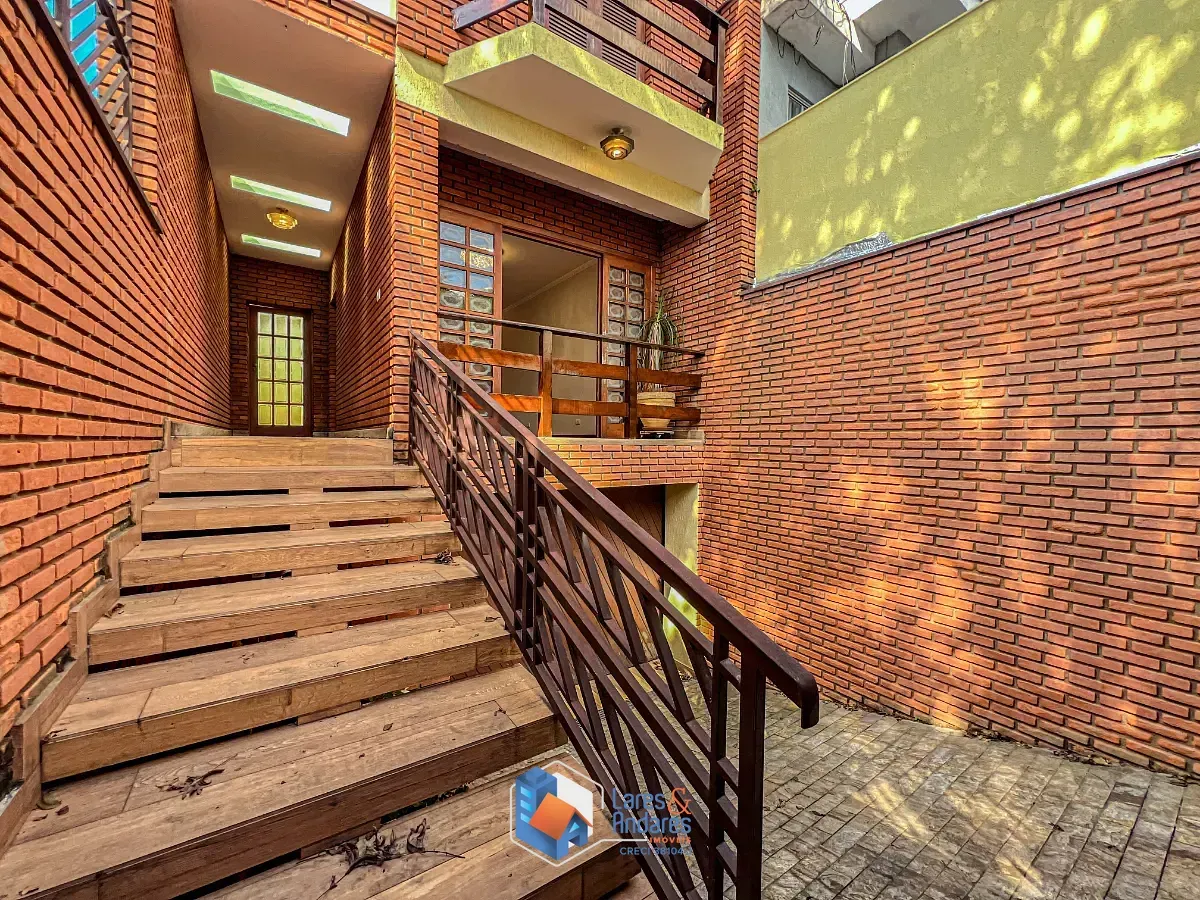 Foto do imóvel Sobrado para venda em Jardim Paraíso com 4 quartos, sendo 1 suíte, 218m² em Rua Fúlvio Morganti