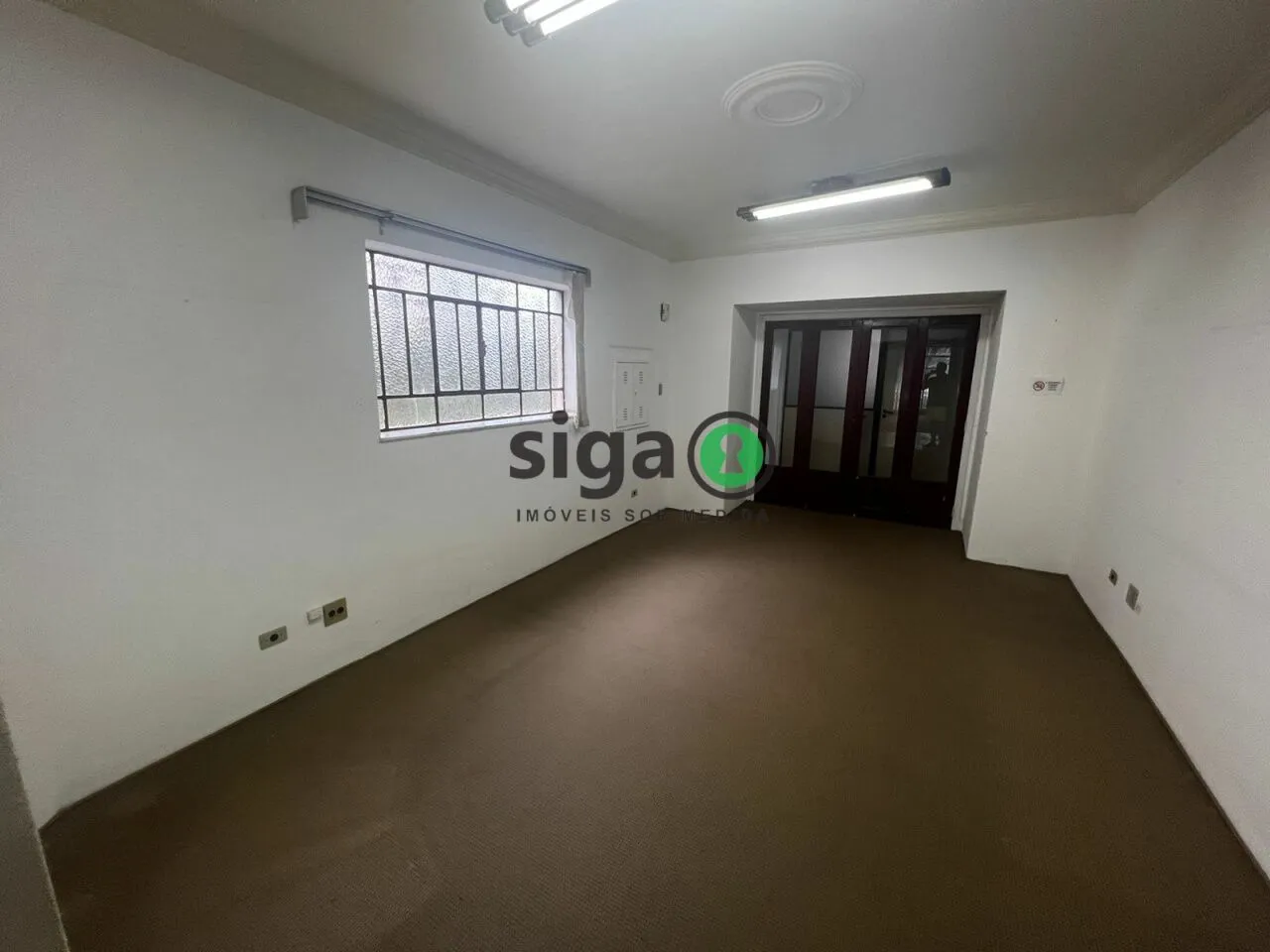 Imagem Casa Comercial para Venda ou Locação com 13 salas, 10 vagas, 9 banheiros no Jardim Paulista.