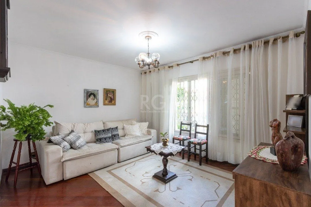 Imagem Casa para Venda - 280m², 3 dormitórios, sendo 1 suites, 2 vagas - Nonoai