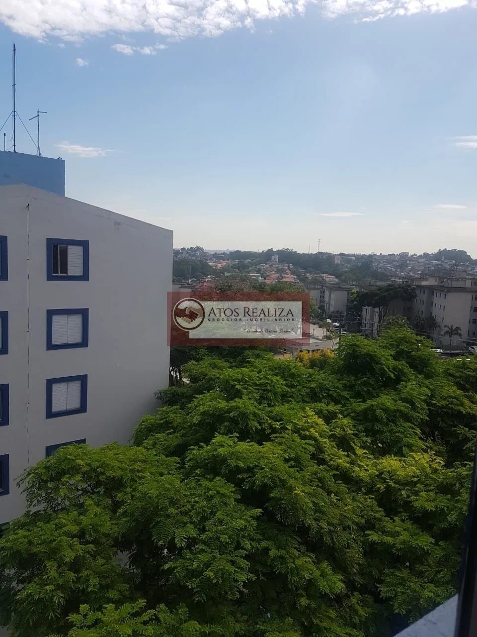 Imagem Vendo Apartamento 2 dormitórios com sacada, piscina e 1 vaga coberta.