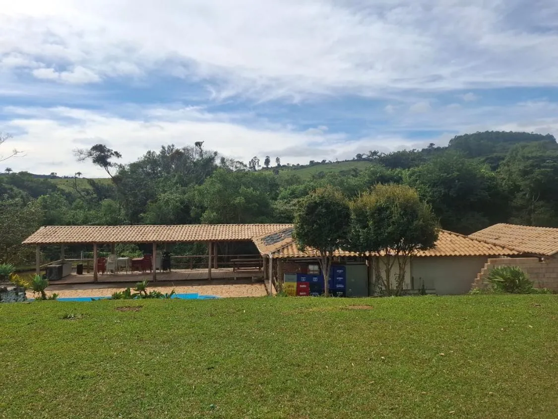 Foto do imóvel Vende-se Sítio Completo ? Rancho Terra Tombada - 16 hectares de terra