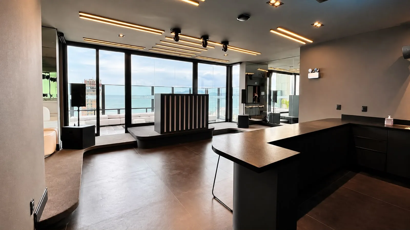 Imagem Apartamento à venda com 182m2 por R$ 3.800.000,00