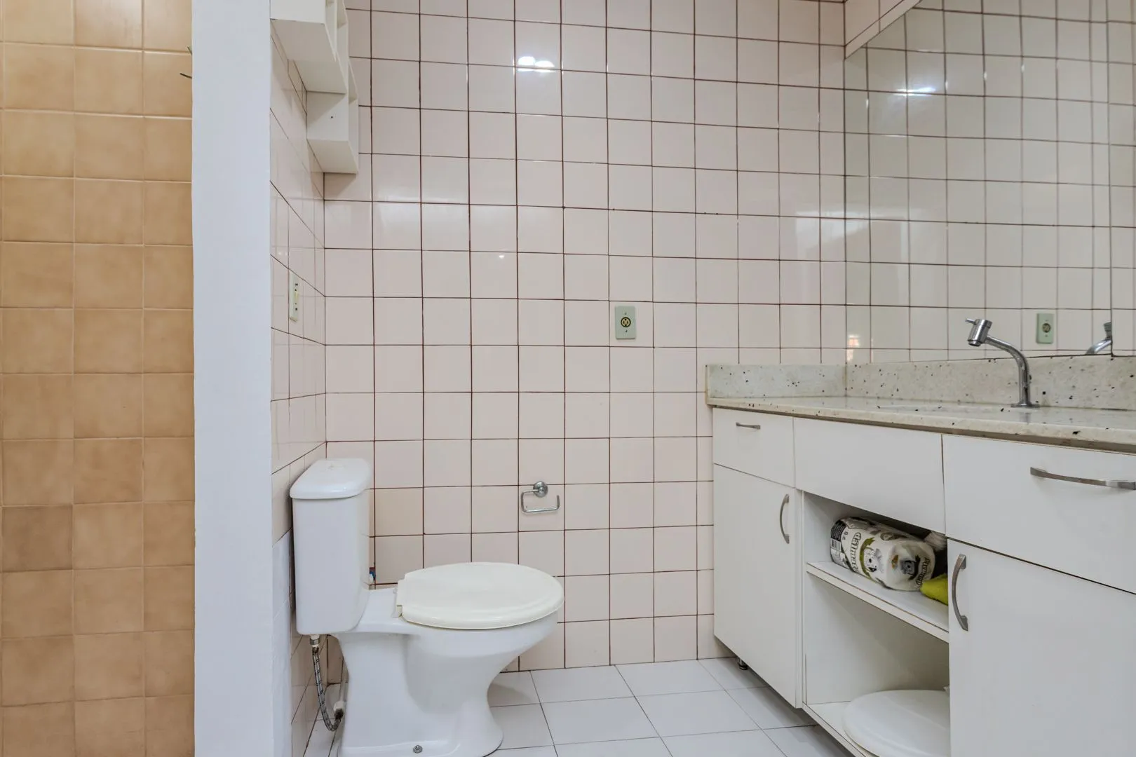 Imagem Casa no Partenon com 4 dormitórios e 4 vagas DESOCUPADA