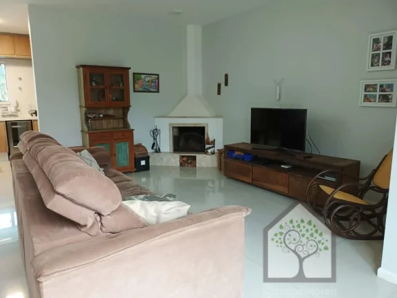 Imagem Casa de alto padrão em Condomínio Fechado