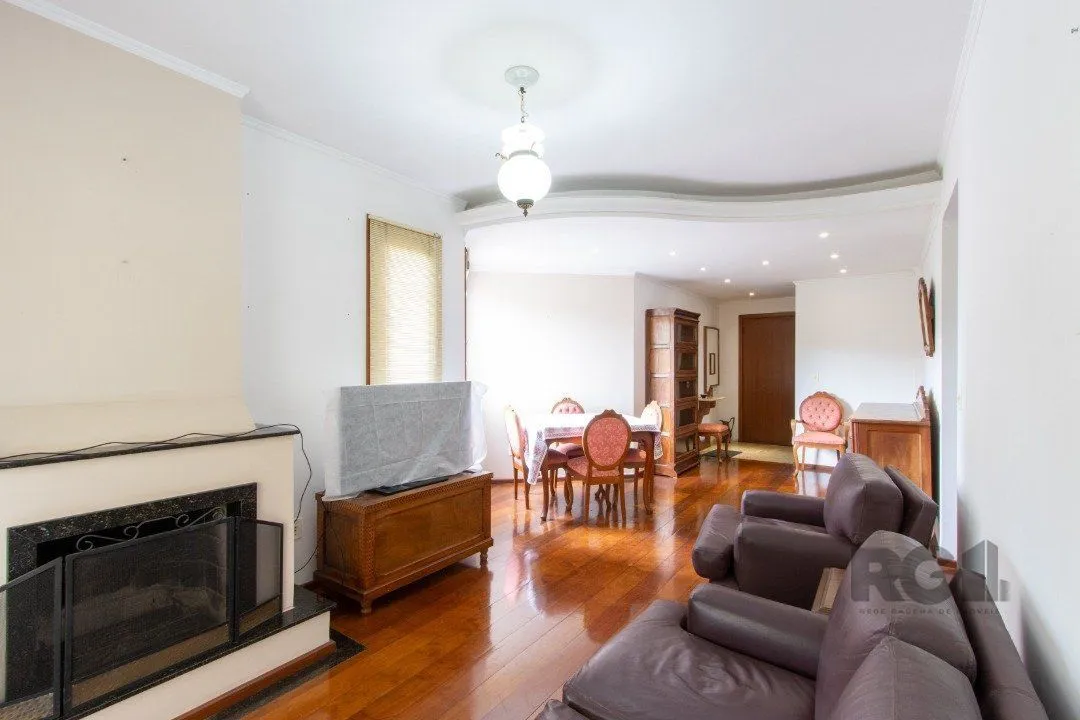 Imagem Apartamento semi mobiliado de 3 quartos com suíte no bairro Tristeza junto ao Colégio Mãe de Deus