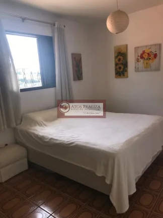 Imagem Vendo super oportunidade na vila inglesa, região do Jardim Alzira. Sobrado de 116m2, com 3 Dormitorios, sendo 1 Suíte, todos com Armários, quatro de empregada, 2 vagas de garagem com luz automática, portão automático, corredor lateral, 2 Caixa d'água de 5