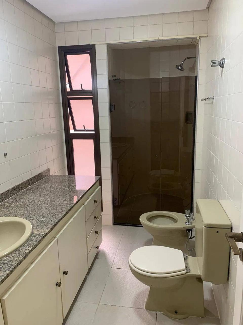 Imagem Apartamento de 4 Quartos (2 Suítes) para Aluguel em Alphaville Empresarial, Barueri - SP