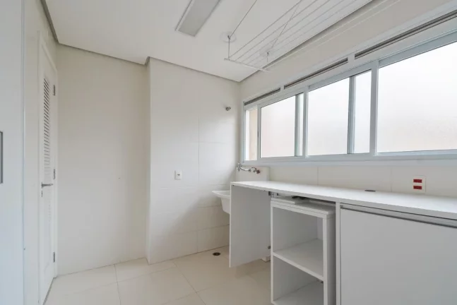 Imagem Apartamento à venda em São Paulo, Vila Nova Conceição, com 3 quartos, 157m2