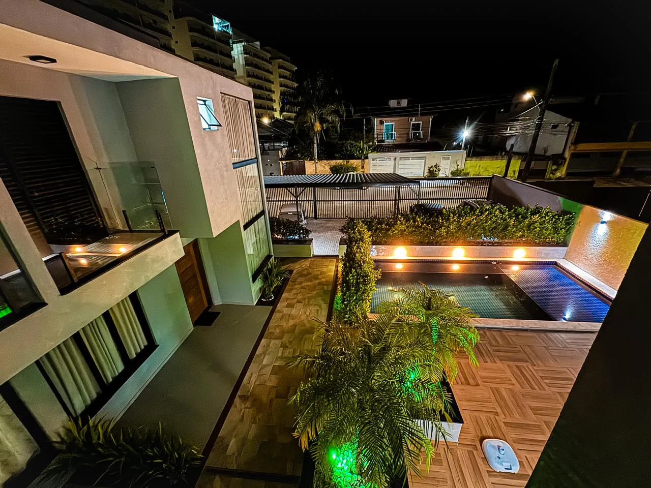 Imagem Sobrado com 3 Quartos à Venda, 100 m² em Cidade Jardim - Caraguatatuba