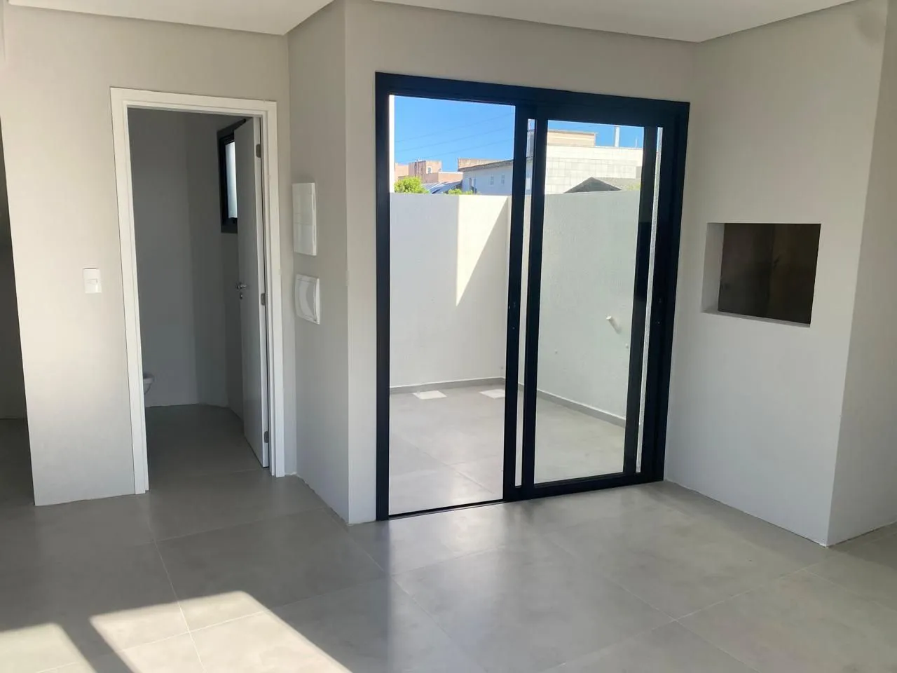 Imagem Casa com 03 quartos, sendo 01 suíte na Praia da Cal