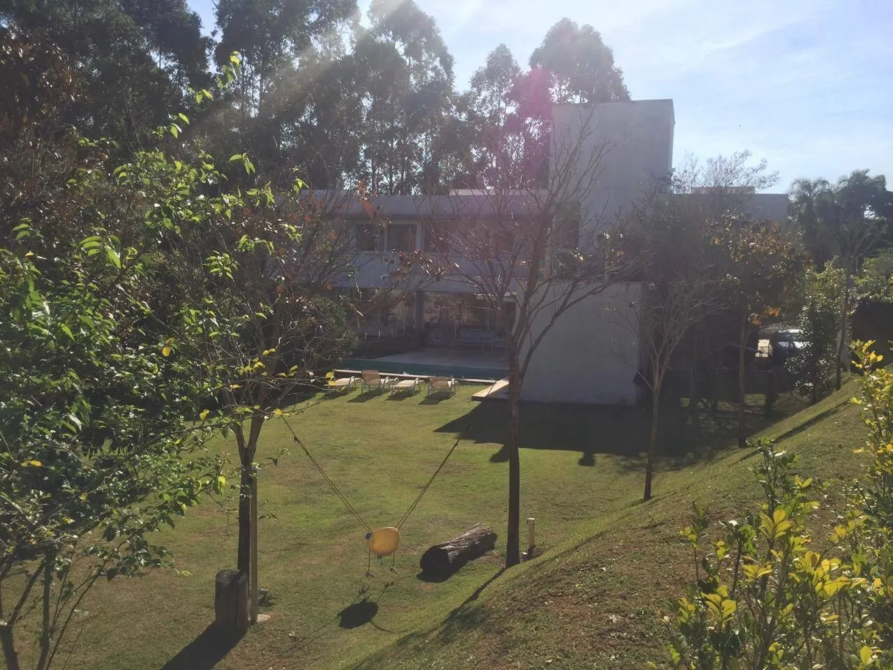 Imagem Casa sobrado localizada no Residencial Tamboré 1.
