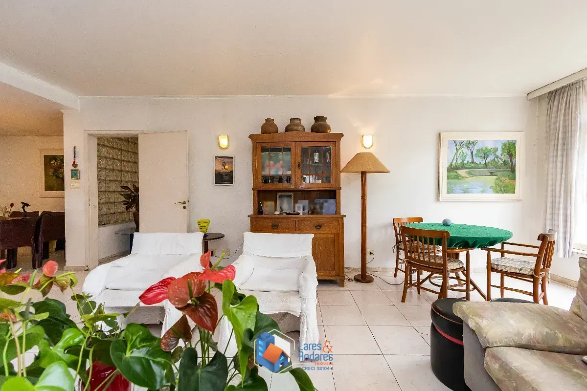 Imagem Sobrado para venda em Vila Madalena com 5 quartos, sendo 2 suítes, 256m²