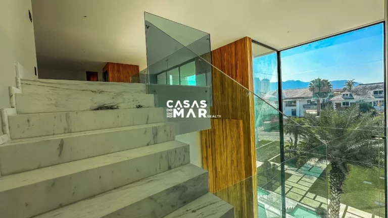 Imagem Casa de luxo em condomínio na Barra da Tijúca, Rio de Janeiro-RJ: 5 quartos, 5 suítes, 9 banheiros, 7 vagas, 1.200m².