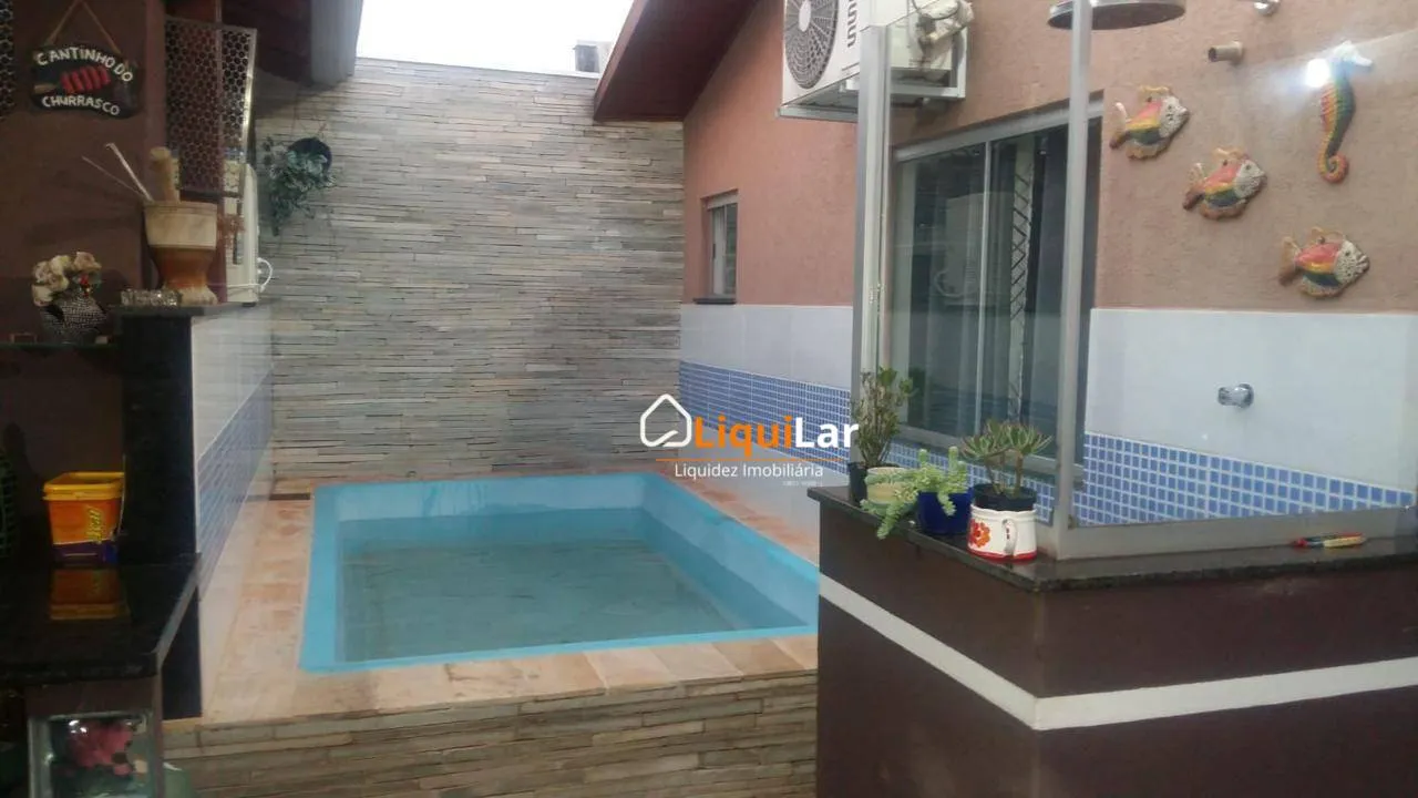 Imagem Casa com 4 Suítes, Piscina e Imóvel Regularizado para Financiamento