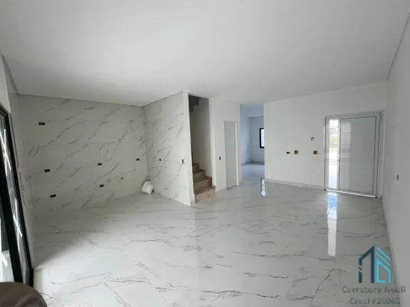 Imagem Sobrado a venda com terreno, 03 suítes, ótima localização em São José dos Pinhais PR