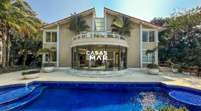 Imagem Casa vista mar à venda com porteira fechada, 6 suítes, lazer incrível, Búzios