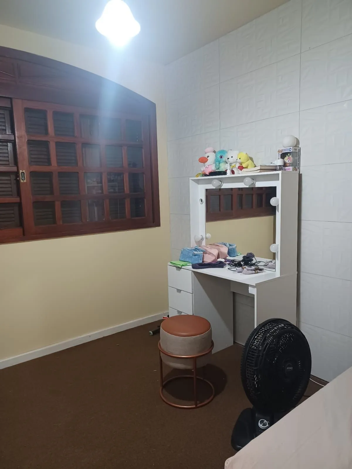 Imagem Casa com 04 quartos (01 suíte) 02 vagas no Bairro Jardim Sabará em Porto Alegre